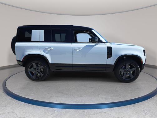 Fuji White 2026 Land Rover Defender X-Dynamic SE