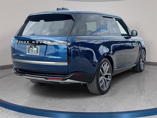2026 Land Rover Range Rover SE