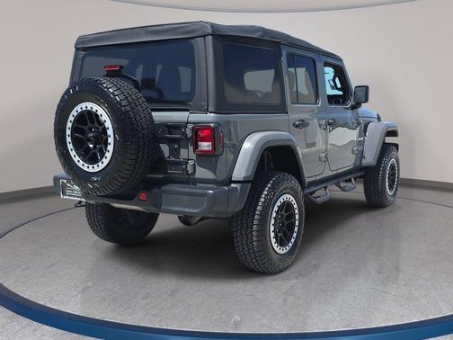 Sting-Gray Clearcoat 2018 Jeep Wrangler Unlimited Sahara
