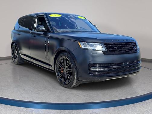 Santorini Black Metallic 2023 Land Rover Range Rover SE