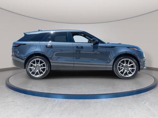 2026 Land Rover Range Rover Velar Dynamic SE