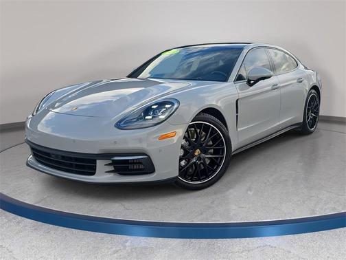 2018 Porsche Panamera 4