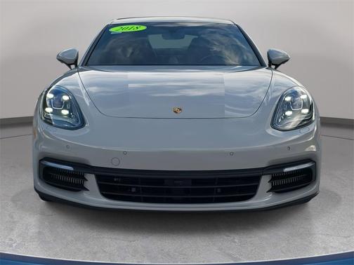2018 Porsche Panamera 4