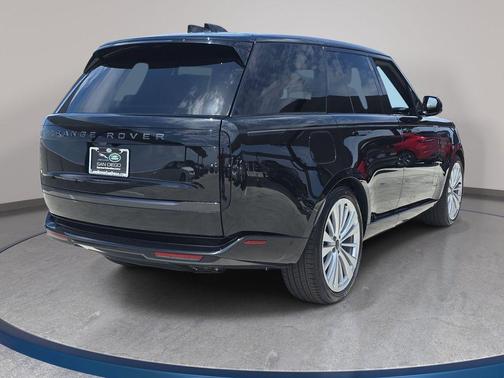 Santorini Black 2026 Land Rover Range Rover SE