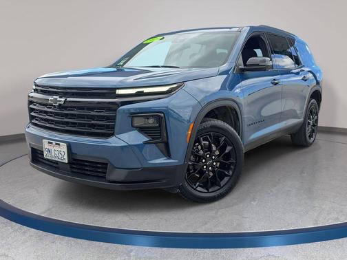 Lakeshore Blue Metallic 2024 Chevrolet Traverse LT