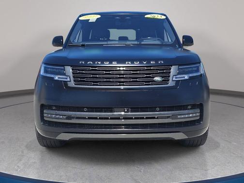 Ligurian Black SV Bespoke Ultra Metallic Sat 2023 Land Rover Range Rover SE