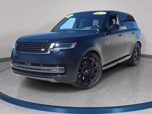 Ligurian Black SV Bespoke Ultra Metallic Sat 2023 Land Rover Range Rover SE