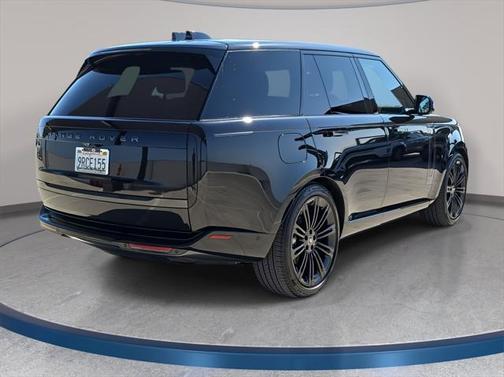 2025 Land Rover Range Rover SE