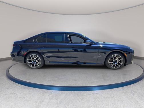 Carbon Black Metallic 2025 BMW i7 eDrive50