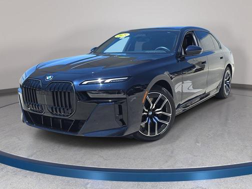 Carbon Black Metallic 2025 BMW i7 eDrive50