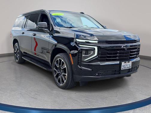 Black 2025 Chevrolet Suburban RST