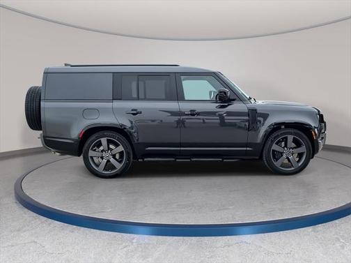 2025 Land Rover Defender Outbound