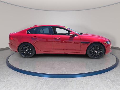 Italian Racing Red Metallic 2017 Jaguar XE 35t Prestige