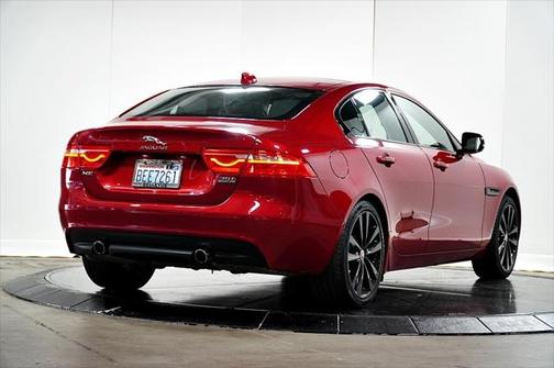 Italian Racing Red Metallic 2017 Jaguar XE 35t Prestige