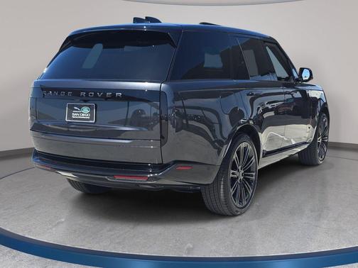 Carpathian Gray Premium Metallic 2026 Land Rover Range Rover SE