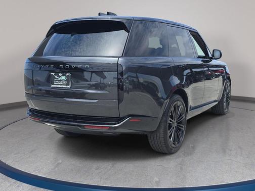 Carpathian Gray Premium Metallic 2026 Land Rover Range Rover SE