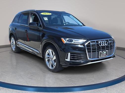 Mythos Black Metallic 2023 Audi Q7 55 Premium Plus