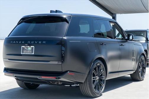 2025 Land Rover Range Rover SE