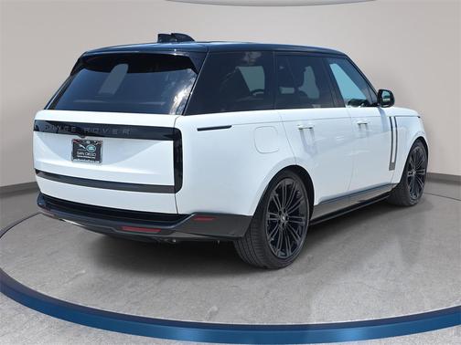 2025 Land Rover Range Rover SE