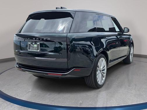 British Green 2026 Land Rover Range Rover SE