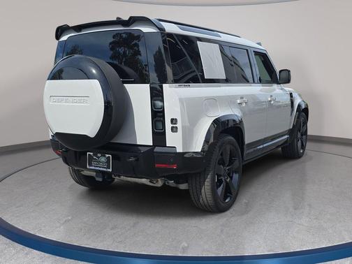 Borasco Gray Metallic 2026 Land Rover Defender X-Dynamic SE