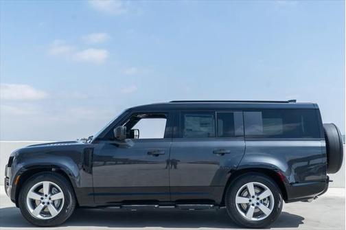 2025 Land Rover Defender X-Dynamic SE