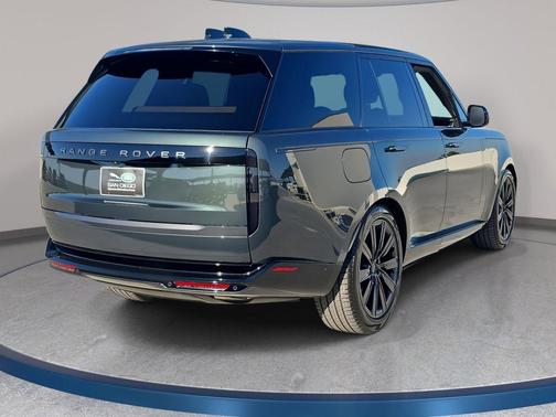 2026 Land Rover Range Rover SE