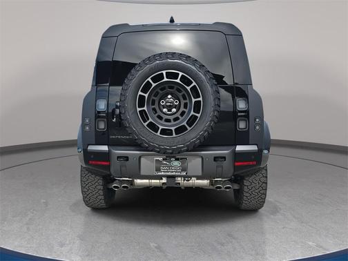 2026 Land Rover Defender 110 V8