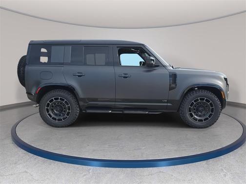 2026 Land Rover Defender 110 V8