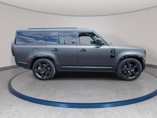 Santorini Black 2026 Land Rover Defender X-Dynamic SE
