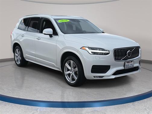 2020 Volvo XC90 T6 Momentum