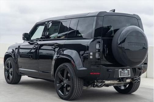 2025 Land Rover Defender 110 V8