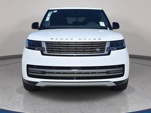 Fuji White 2026 Land Rover Range Rover SE