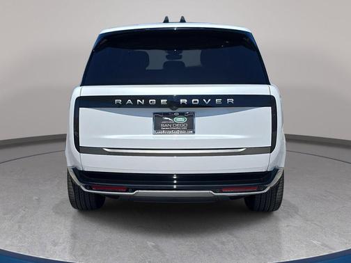 Fuji White 2026 Land Rover Range Rover SE