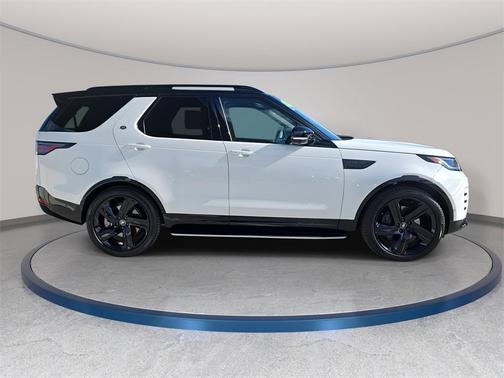2025 Land Rover Discovery Dynamic SE