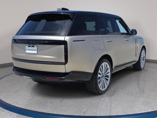 Sunset Gold 2026 Land Rover Range Rover SE