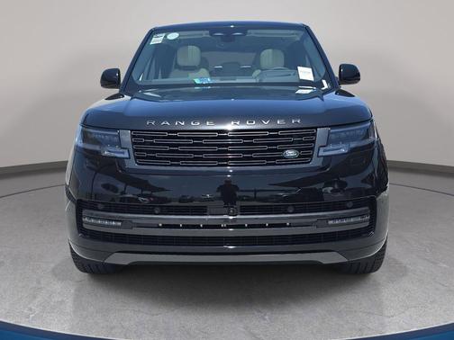 Santorini Black 2026 Land Rover Range Rover SE