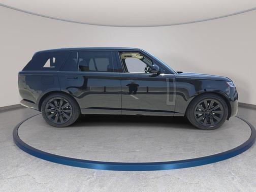Santorini Black 2026 Land Rover Range Rover SE