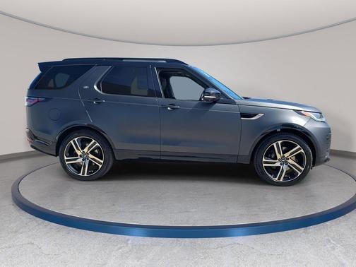 2026 Land Rover Discovery Tempest Edition