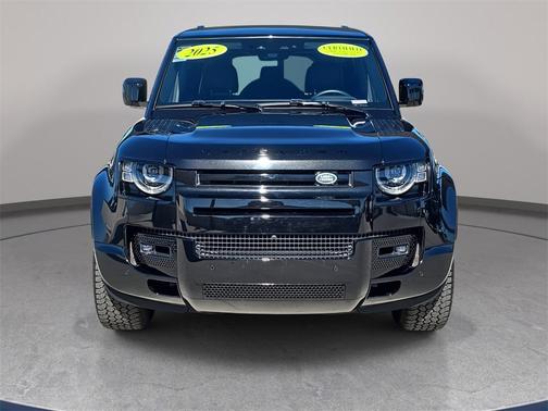 2025 Land Rover Defender X-Dynamic SE