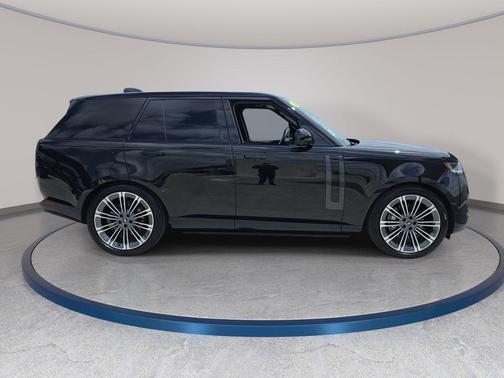 Santorini Black 2025 Land Rover Range Rover SE
