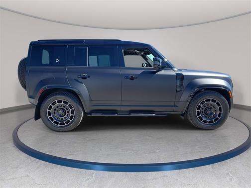 2026 Land Rover Defender 110 V8