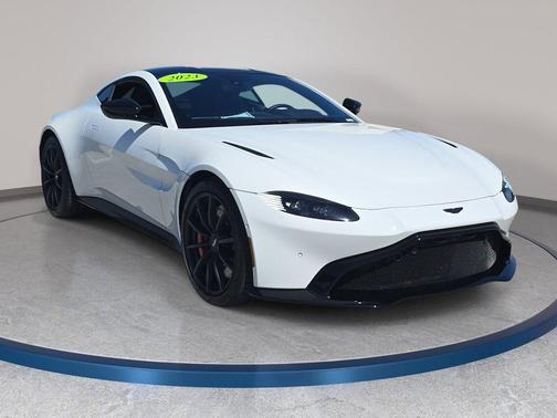 Q Zenith White 2023 Aston Martin Vantage Base