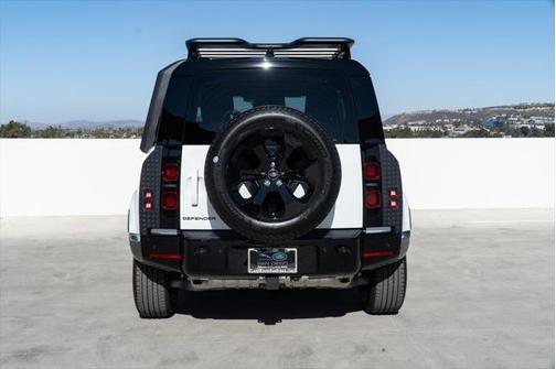 2025 Land Rover Defender X-Dynamic SE