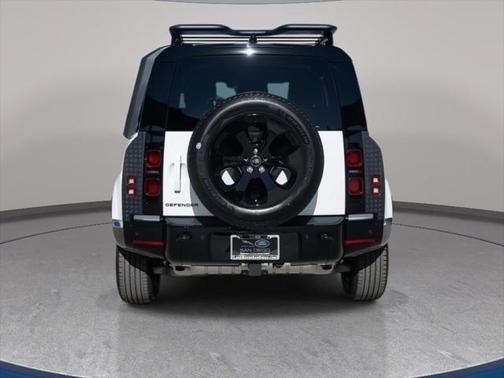 2025 Land Rover Defender X-Dynamic SE