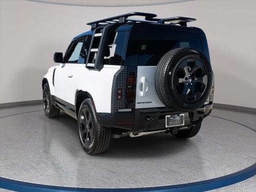 2025 Land Rover Defender X-Dynamic SE