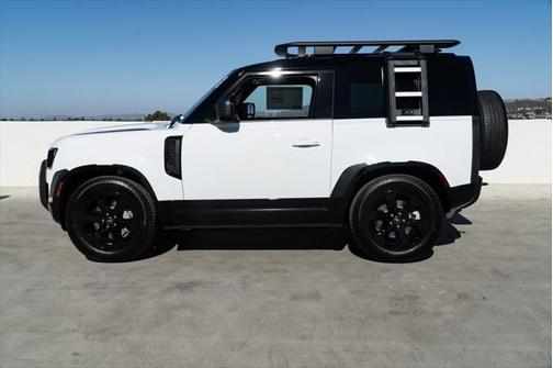 2025 Land Rover Defender X-Dynamic SE