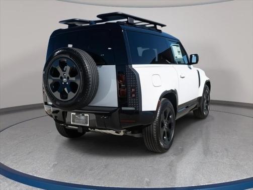 2025 Land Rover Defender X-Dynamic SE