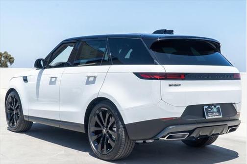 2025 Land Rover Range Rover Sport SE