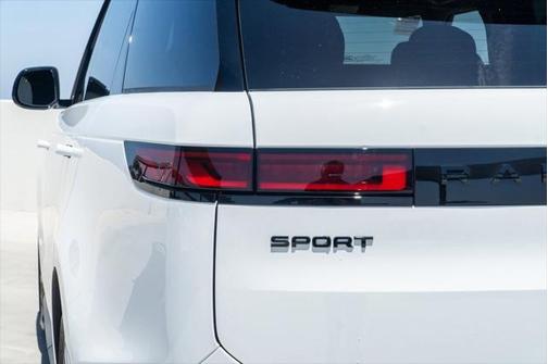 2025 Land Rover Range Rover Sport SE